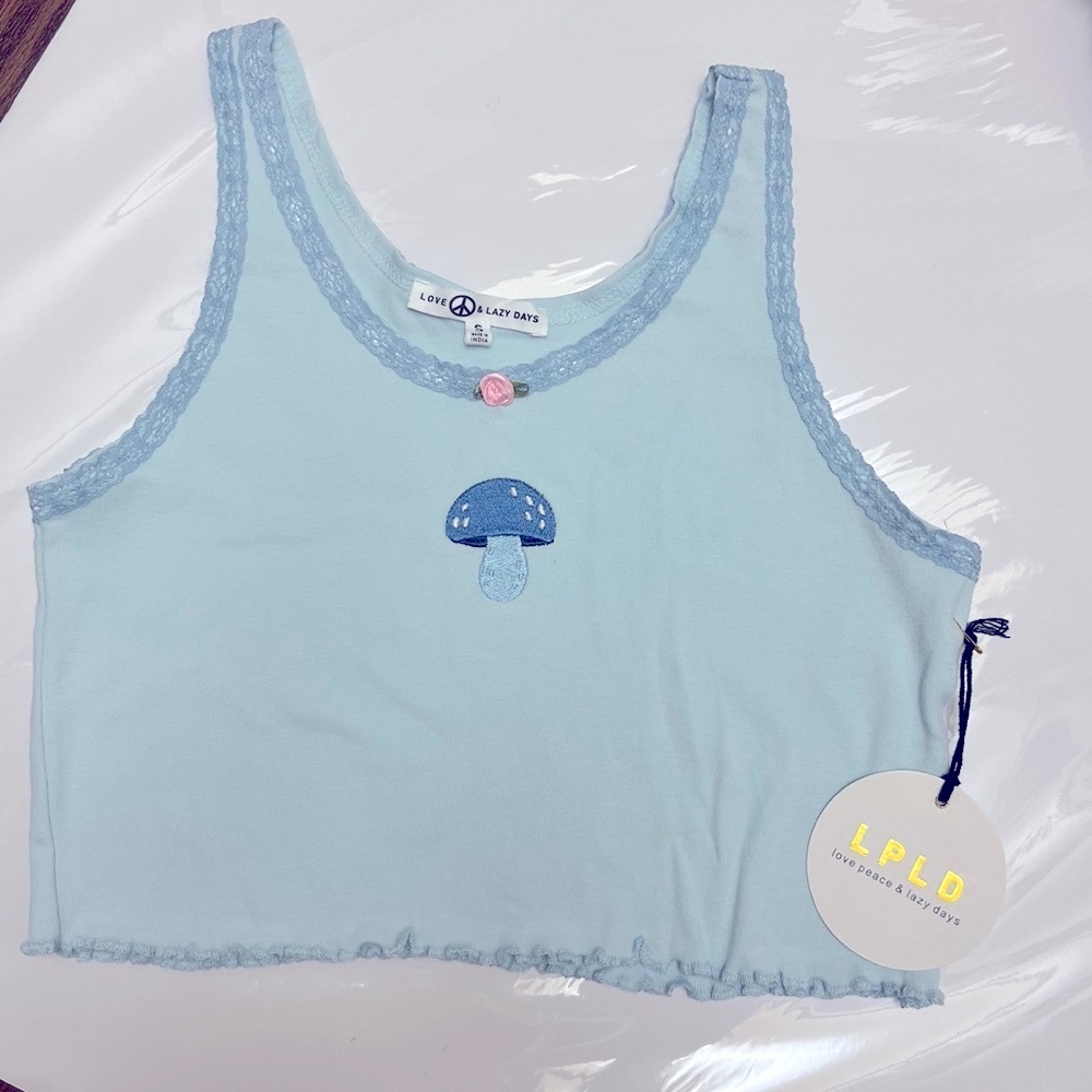 NWT 🩵🍄💙 Love Peace and lazy days blue crop top mushroom - Picture 5 of 10